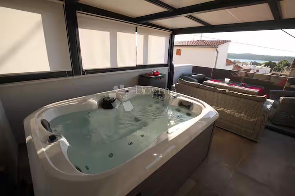 Allogio Crnica, Šibenik, 143m2