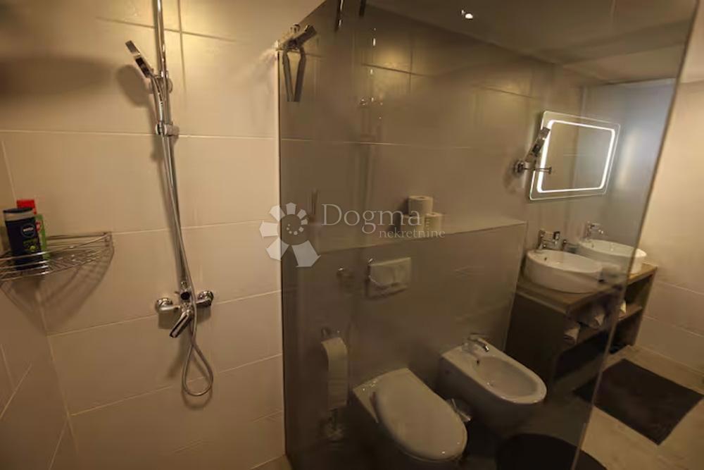 Allogio Crnica, Šibenik, 143m2