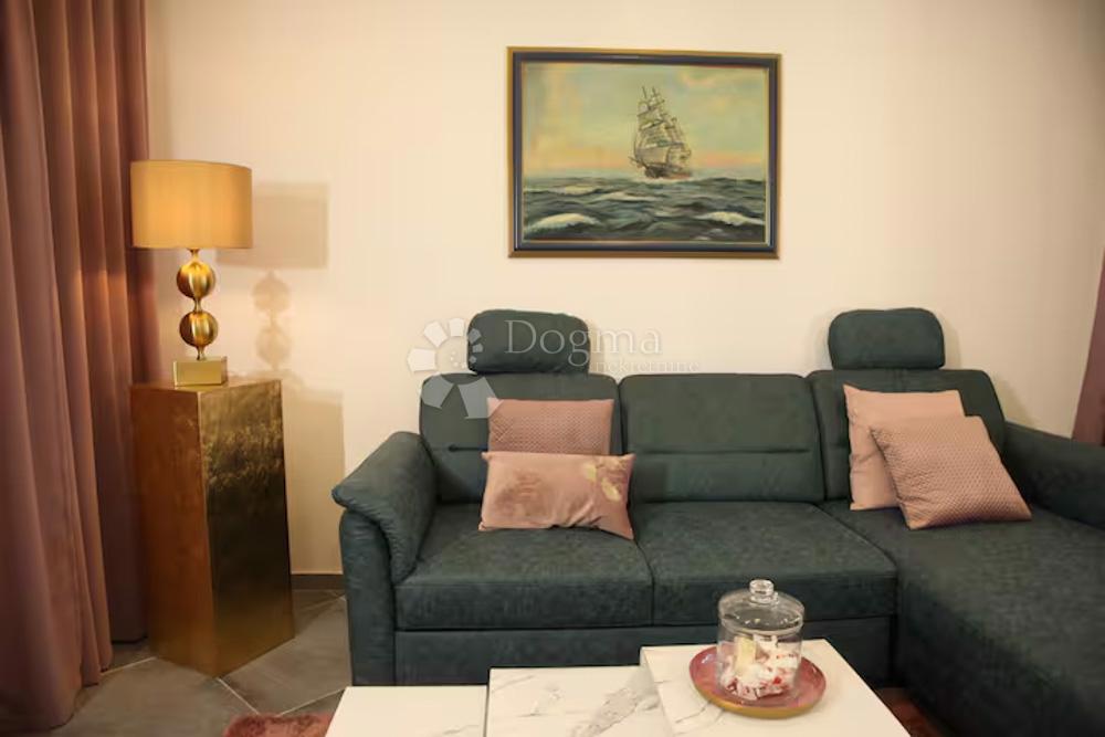 Allogio Crnica, Šibenik, 143m2