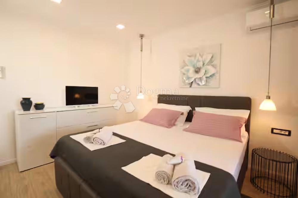 Allogio Crnica, Šibenik, 143m2