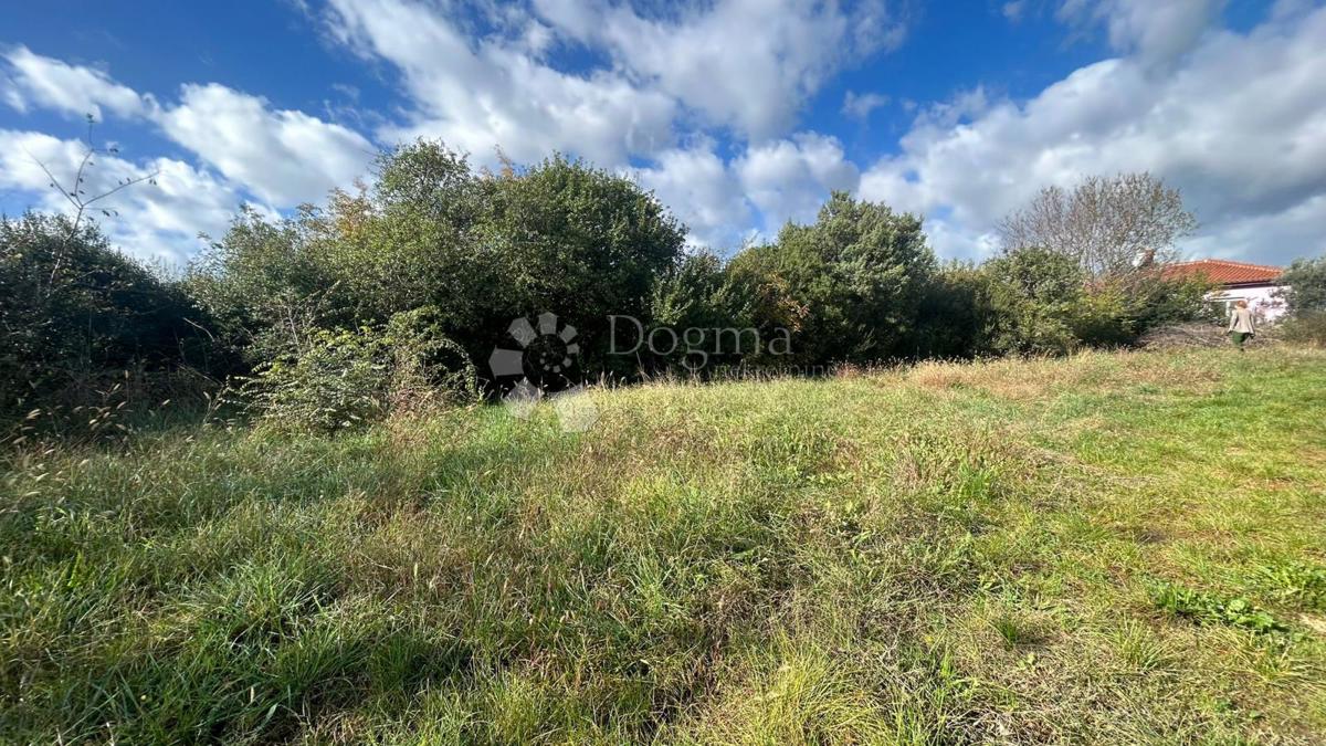 Terreno edificabile Šikići, Pula, 579m2