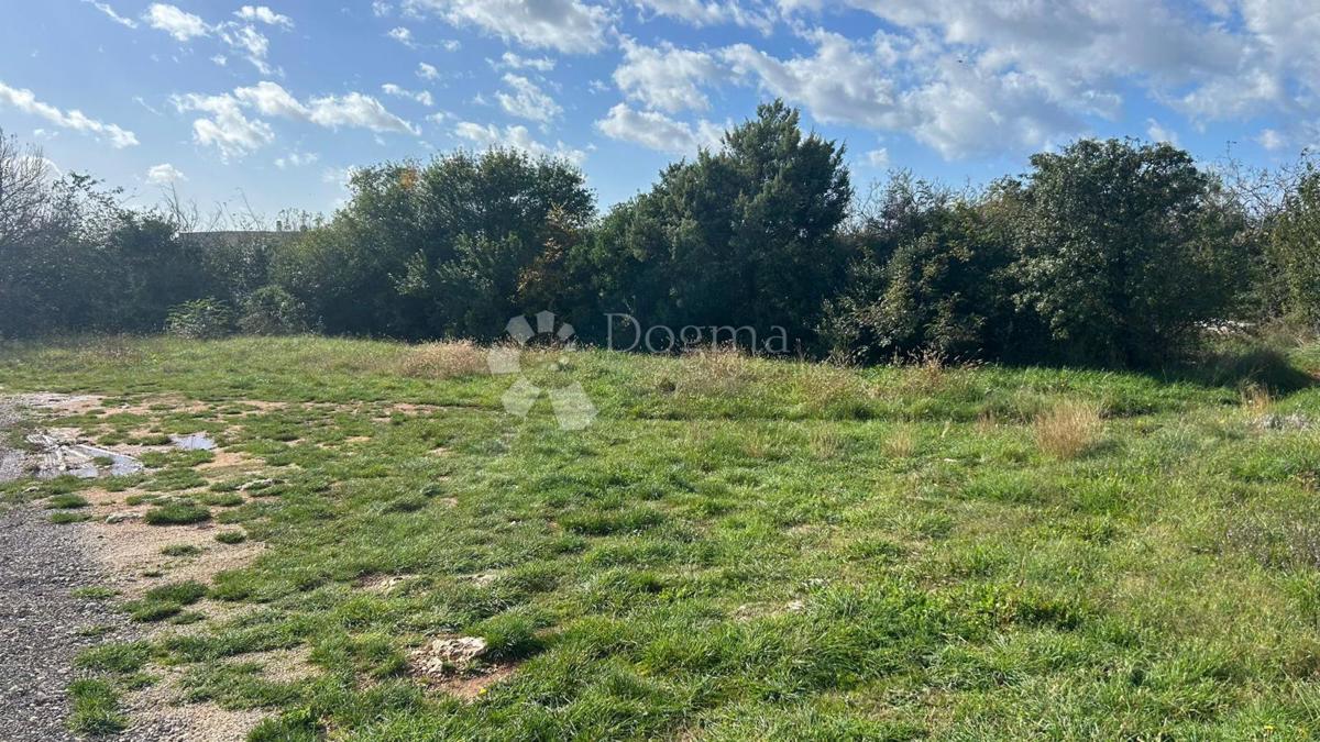 Terreno edificabile Šikići, Pula, 579m2