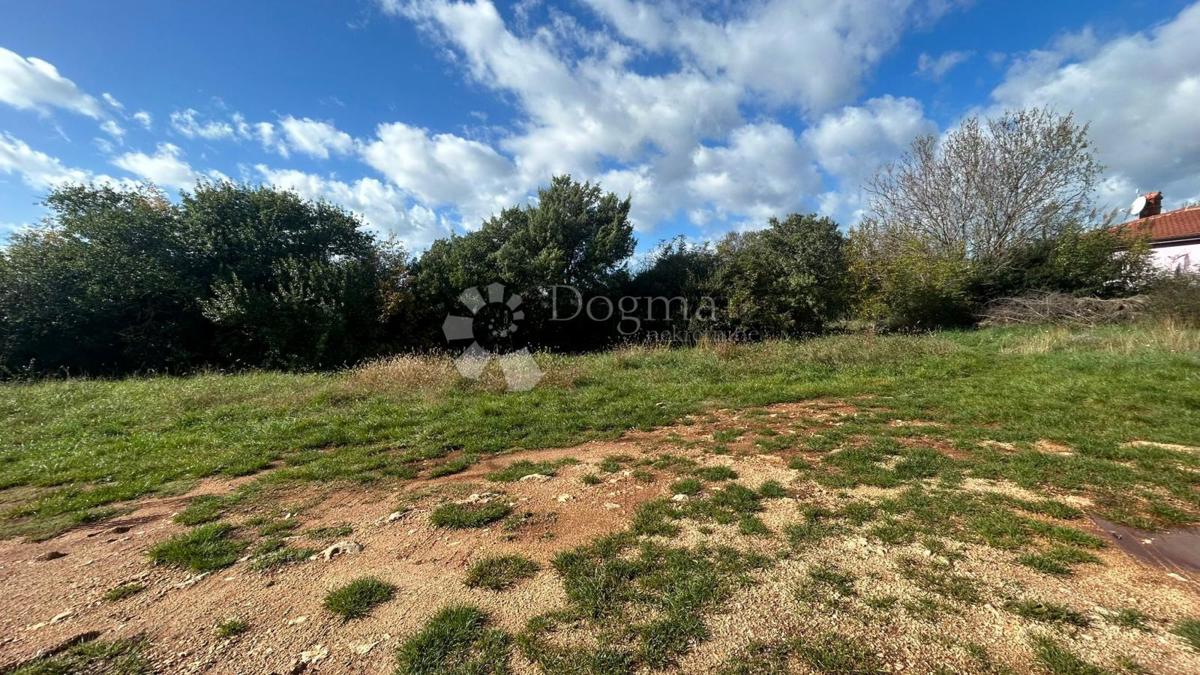 Terreno edificabile Šikići, Pula, 579m2