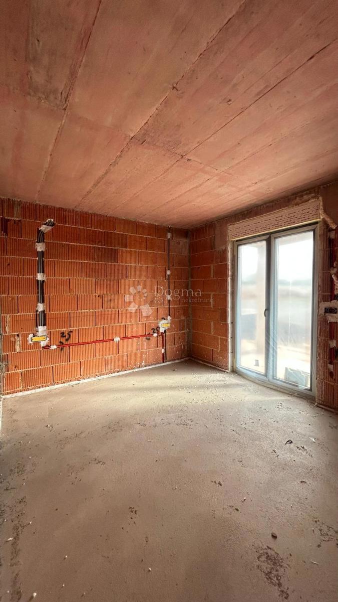 VILLA BIFAMILIARE DI NUOVA COSTRUZIONE VICINO A PARENZO