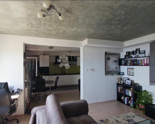 Allogio Turnić, Rijeka, 54m2