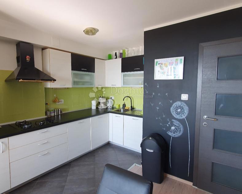 Allogio Turnić, Rijeka, 54m2