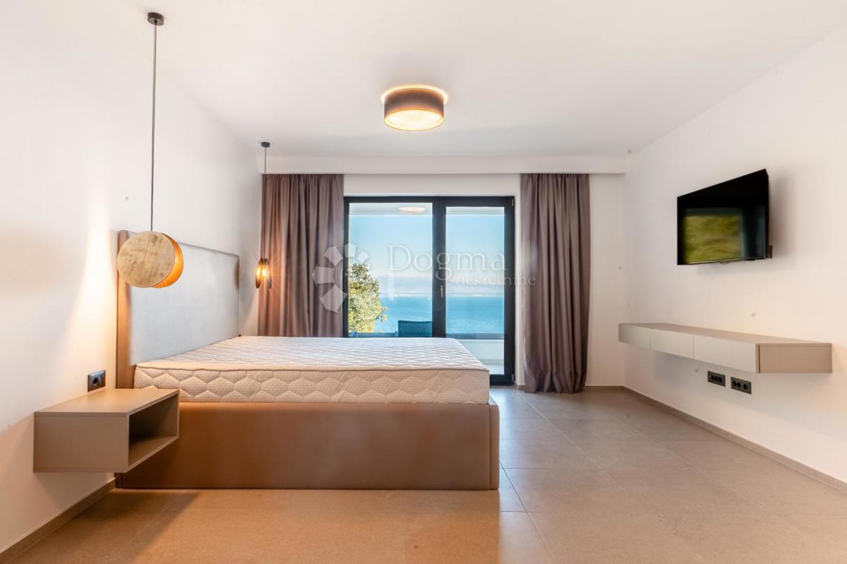 OTTIMA VILLA MODERNA CON VISTA PANORAMICA SUL QUARNERO