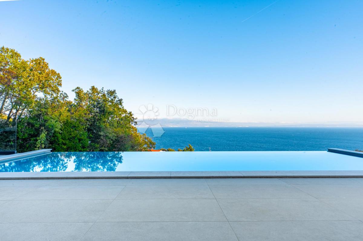 OTTIMA VILLA MODERNA CON VISTA PANORAMICA SUL QUARNERO