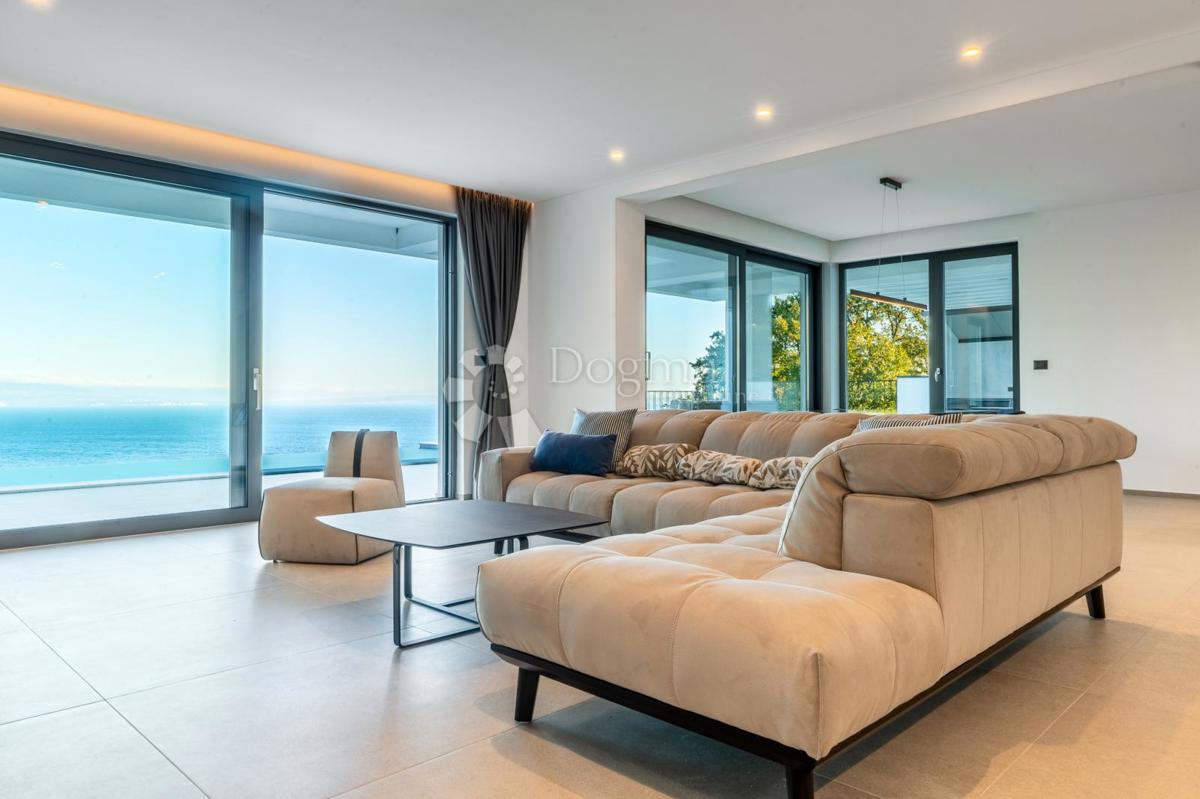 OTTIMA VILLA MODERNA CON VISTA PANORAMICA SUL QUARNERO