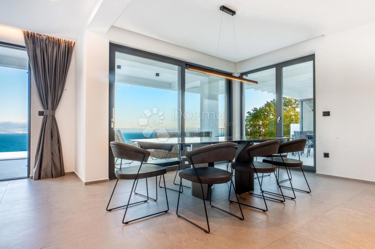 OTTIMA VILLA MODERNA CON VISTA PANORAMICA SUL QUARNERO