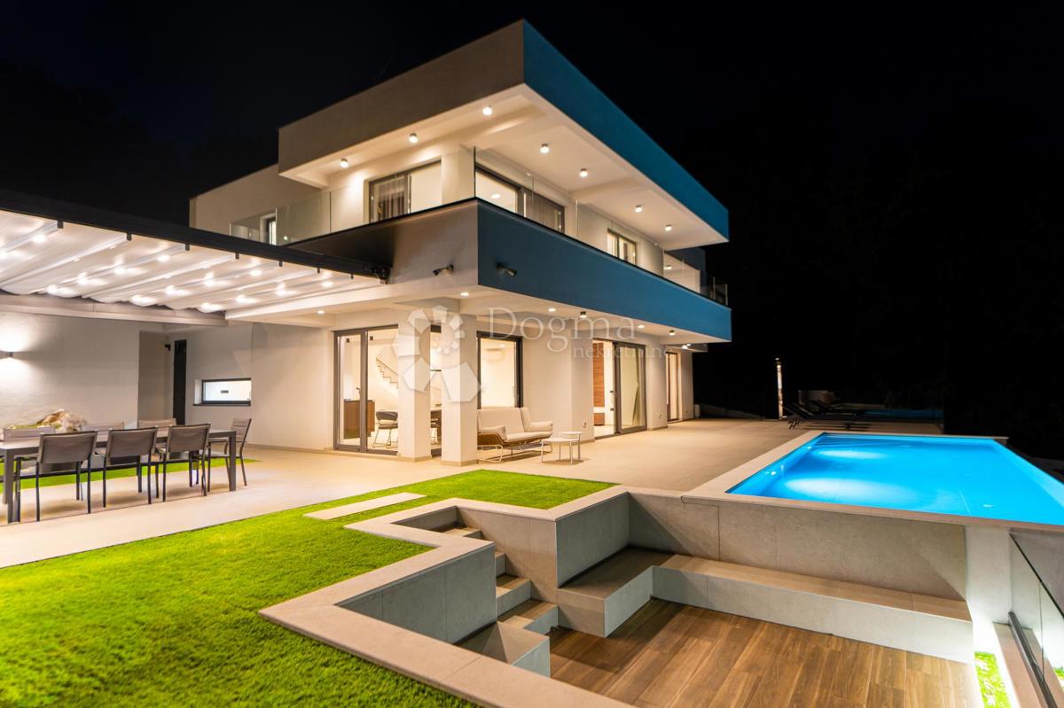 OTTIMA VILLA MODERNA CON VISTA PANORAMICA SUL QUARNERO