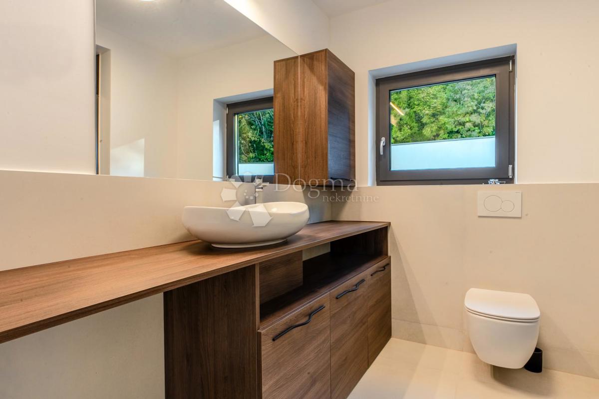 OTTIMA VILLA MODERNA CON VISTA PANORAMICA SUL QUARNERO