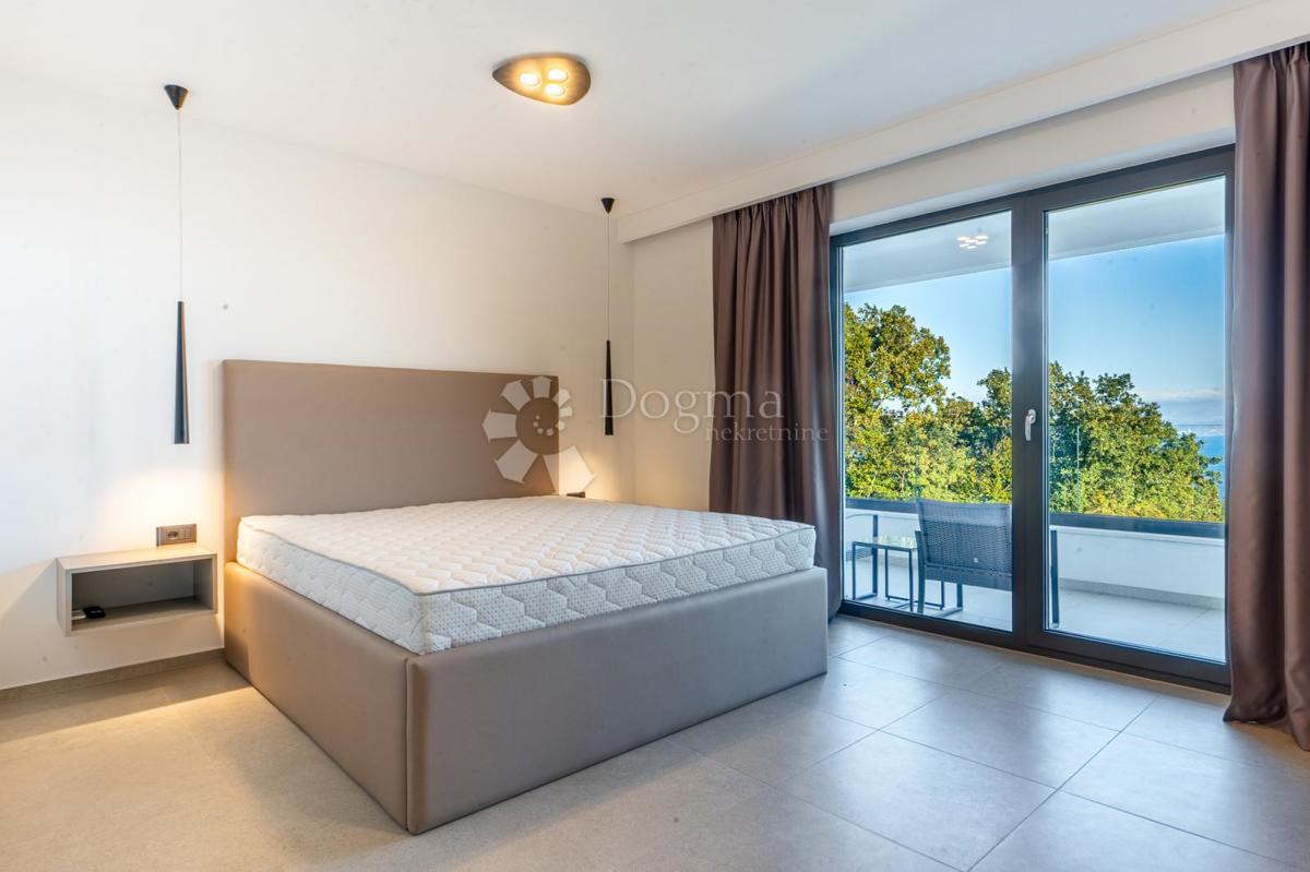 OTTIMA VILLA MODERNA CON VISTA PANORAMICA SUL QUARNERO