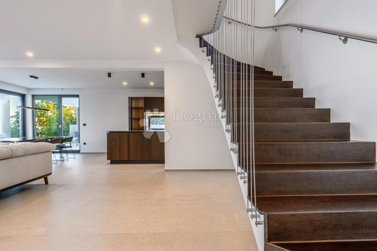 OTTIMA VILLA MODERNA CON VISTA PANORAMICA SUL QUARNERO