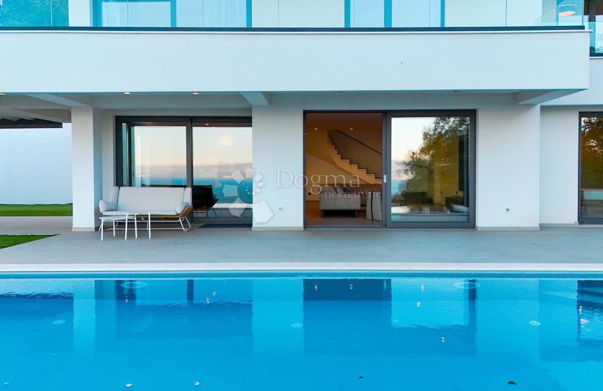 OTTIMA VILLA MODERNA CON VISTA PANORAMICA SUL QUARNERO