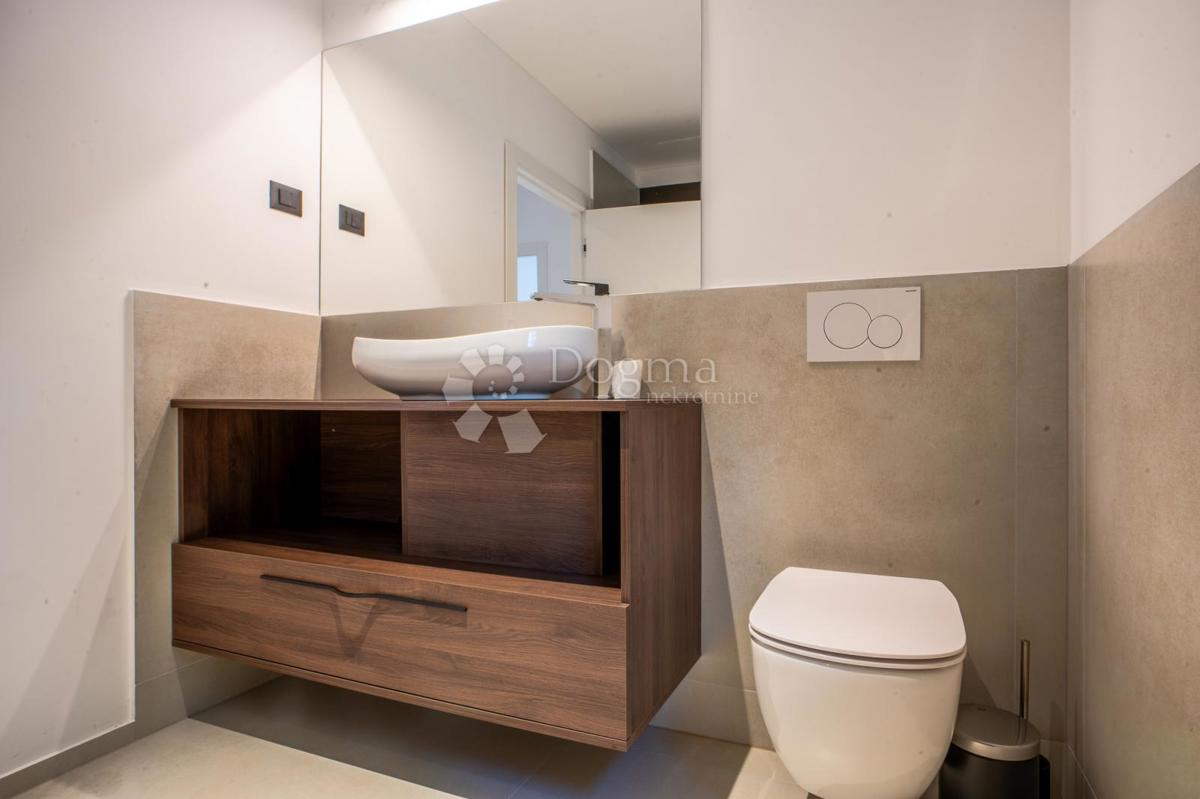 OTTIMA VILLA MODERNA CON VISTA PANORAMICA SUL QUARNERO