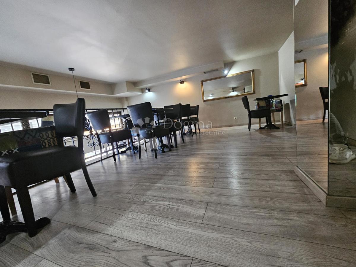 Locale commerciale Bili brig, Zadar, 54m2