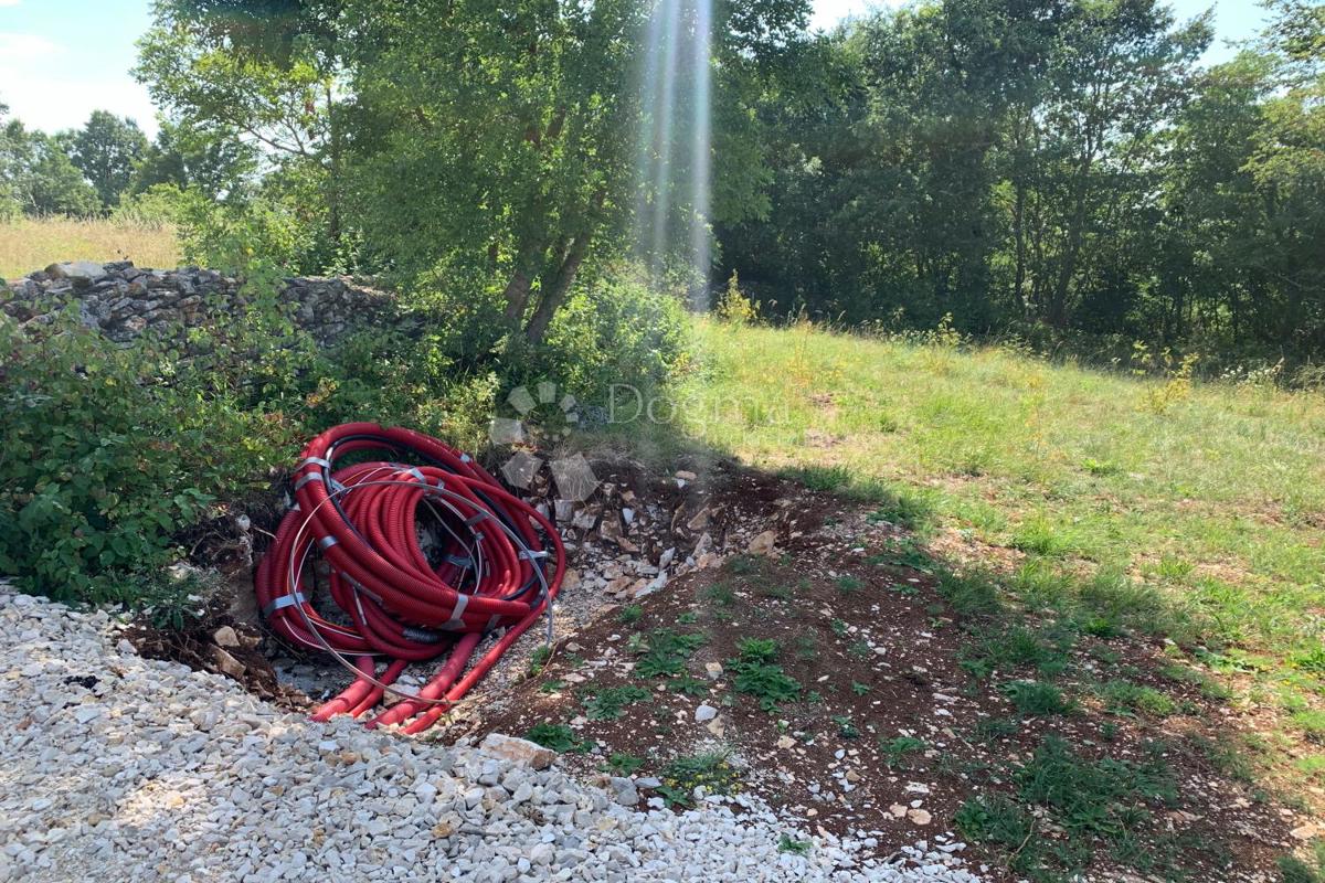 Terreno Kanfanar, 2.352m2