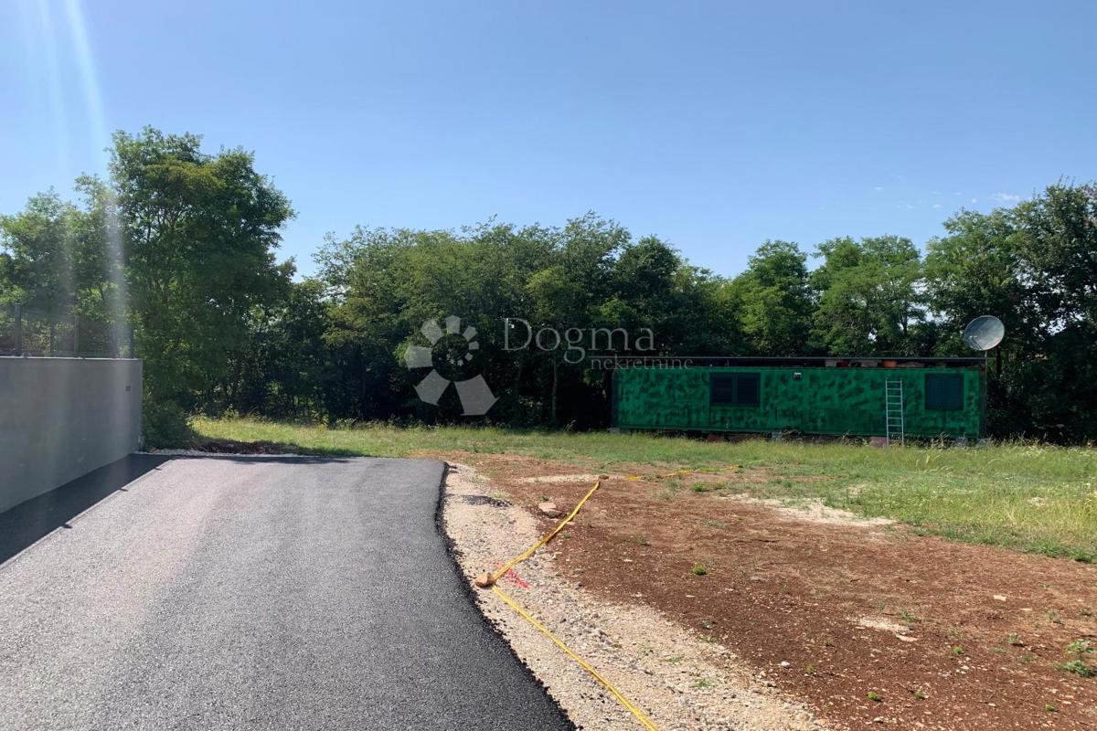 Terreno Kanfanar, 2.352m2