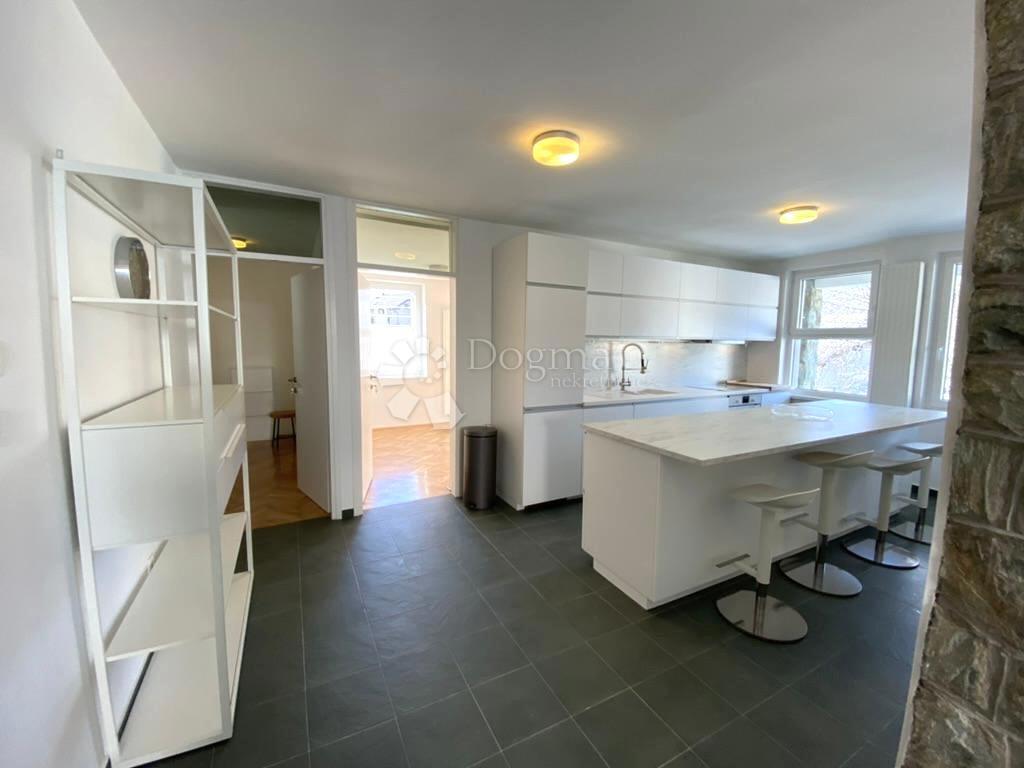 Casa Gračani, Podsljeme, 300m2