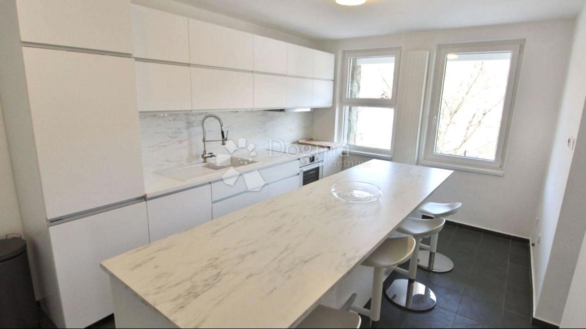 Casa Gračani, Podsljeme, 300m2