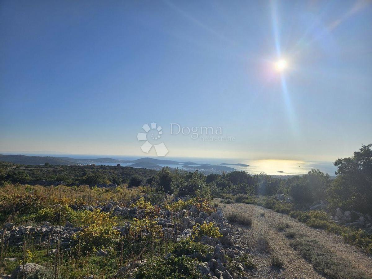 Terreno agricolo Jarebinjak, Rogoznica, 4.285m2
