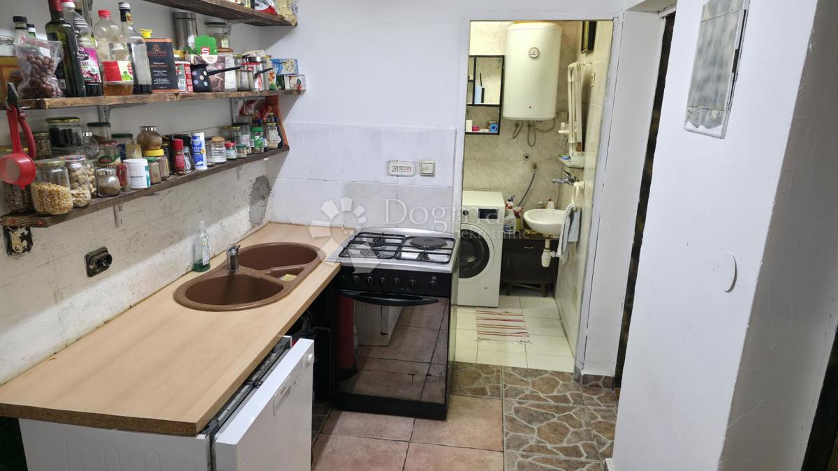 Casa Ferenščica, Peščenica - Žitnjak, 325m2