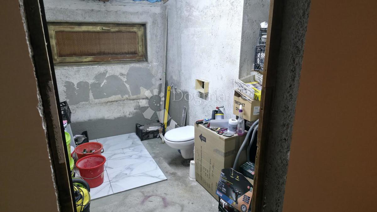 Casa Ferenščica, Peščenica - Žitnjak, 325m2