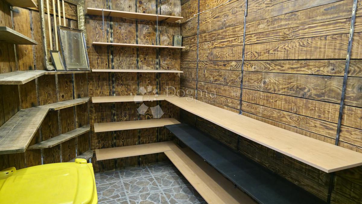 Casa Ferenščica, Peščenica - Žitnjak, 325m2