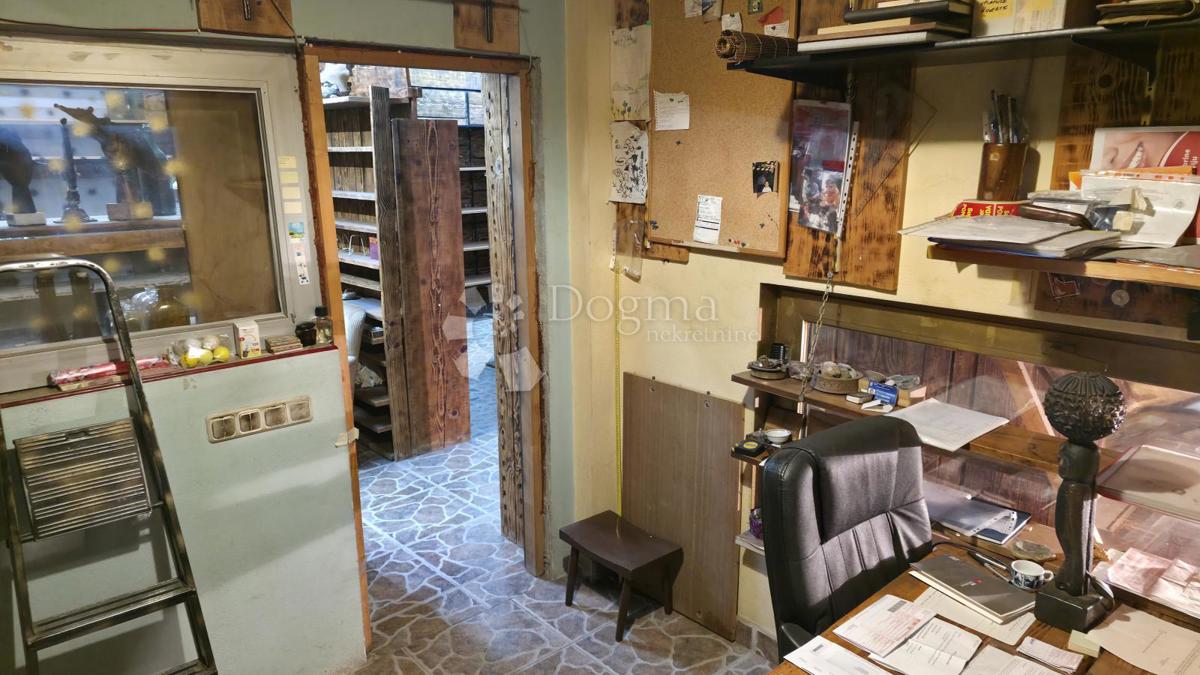 Casa Ferenščica, Peščenica - Žitnjak, 325m2