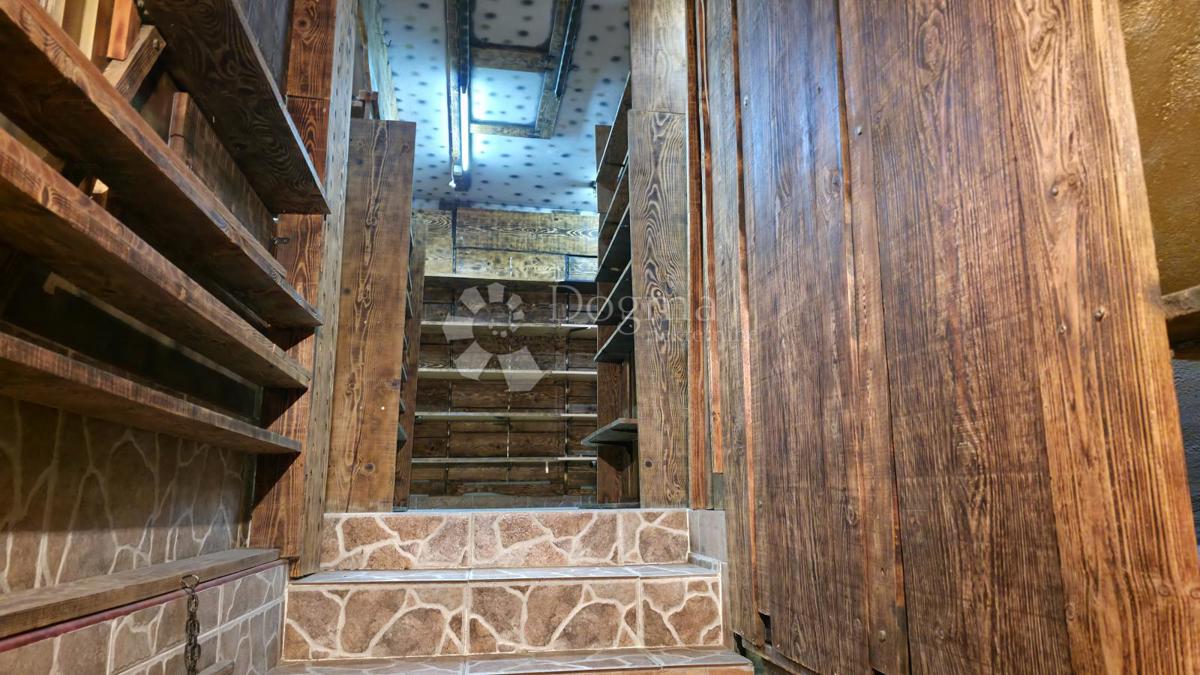 Casa Ferenščica, Peščenica - Žitnjak, 325m2