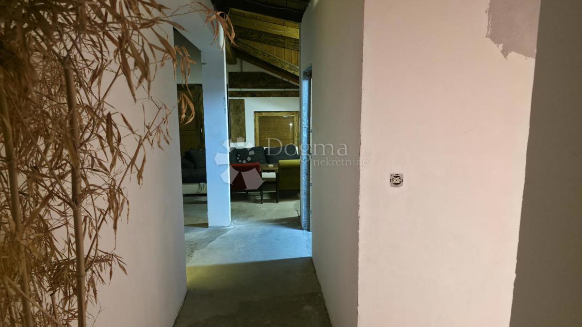 Casa Ferenščica, Peščenica - Žitnjak, 325m2