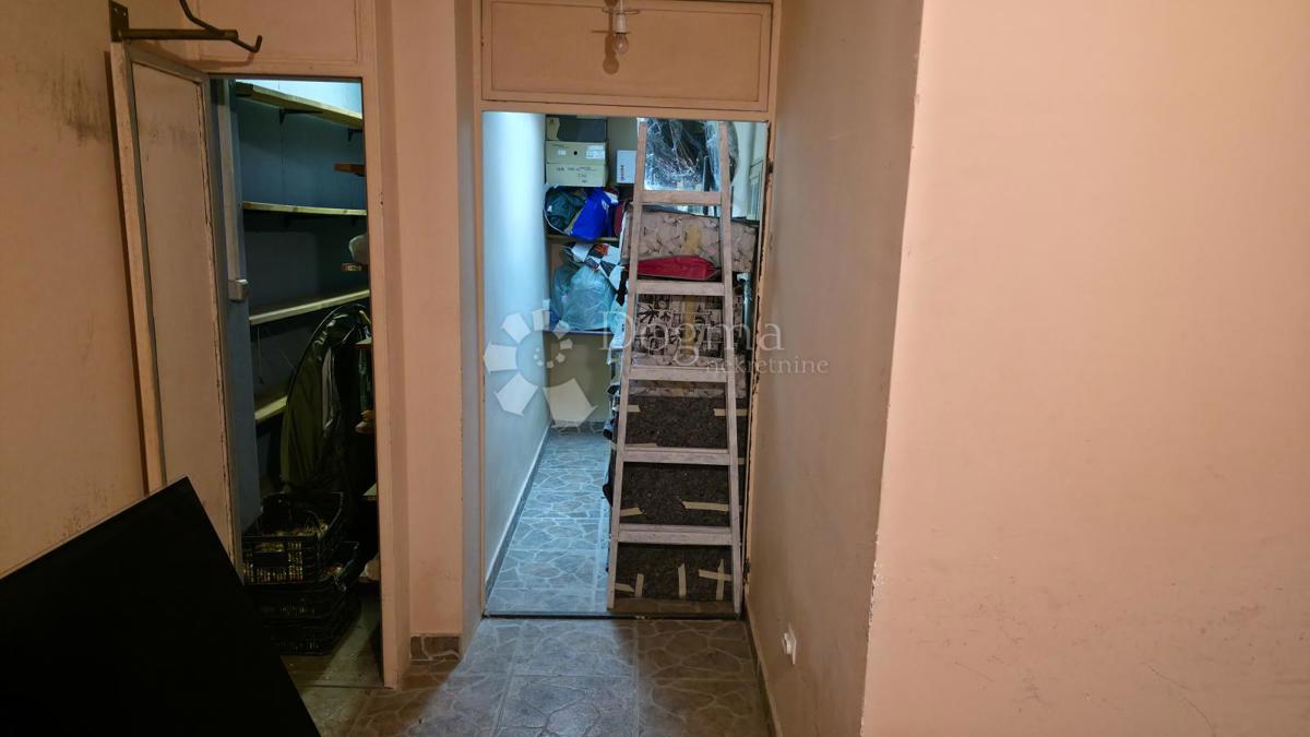 Casa Ferenščica, Peščenica - Žitnjak, 325m2