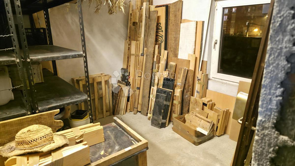 Casa Ferenščica, Peščenica - Žitnjak, 325m2