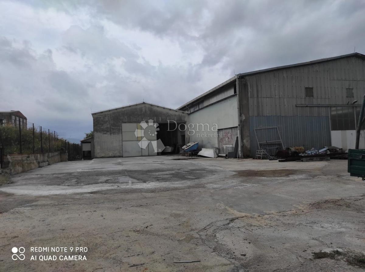 Locale commerciale Opuzen, 1.202,90m2