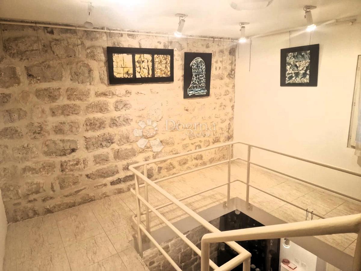 Casa affascinante nel centro di Pag con cortile