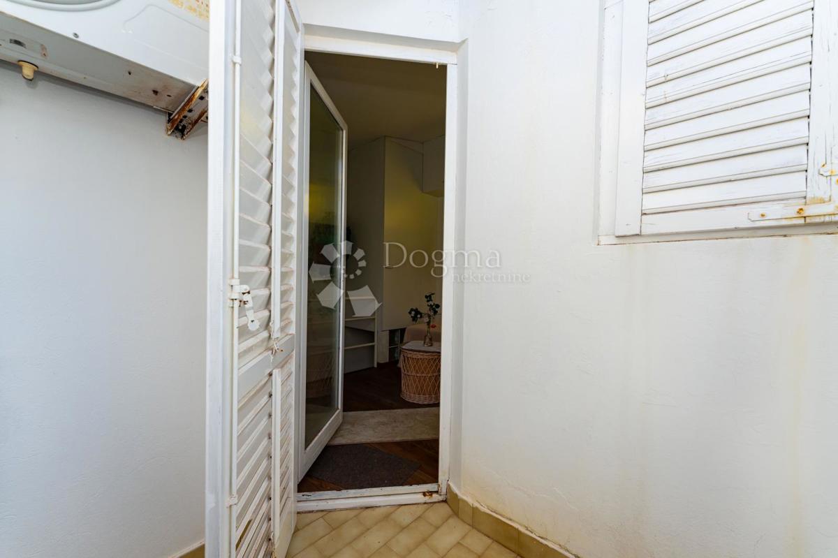 Casa affascinante nel centro di Pag con cortile