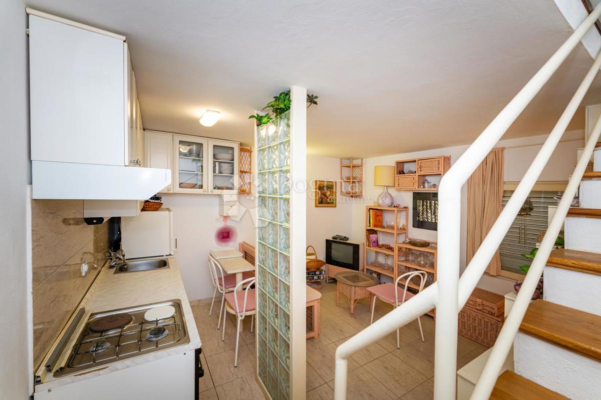 Casa affascinante nel centro di Pag con cortile