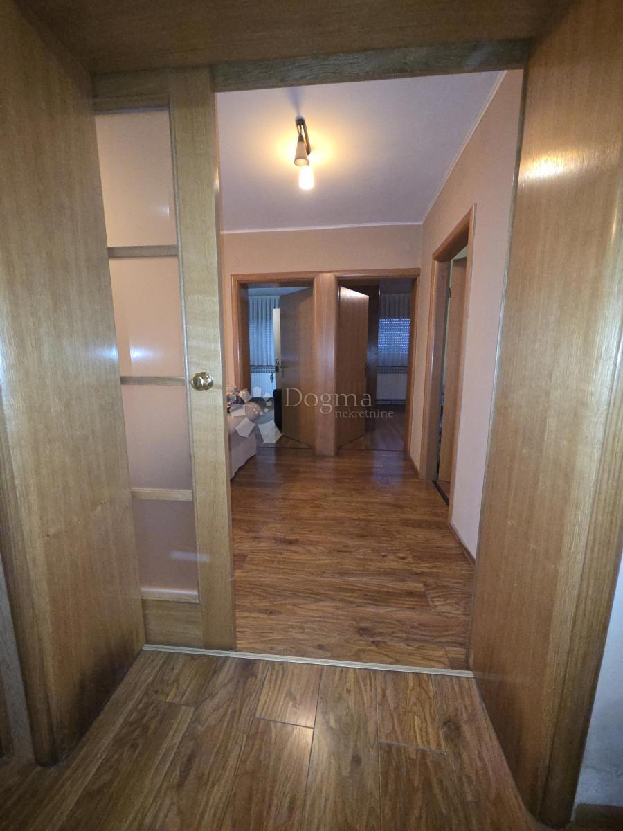 Casa Sesvetski Kraljevec, Sesvete, 209m2