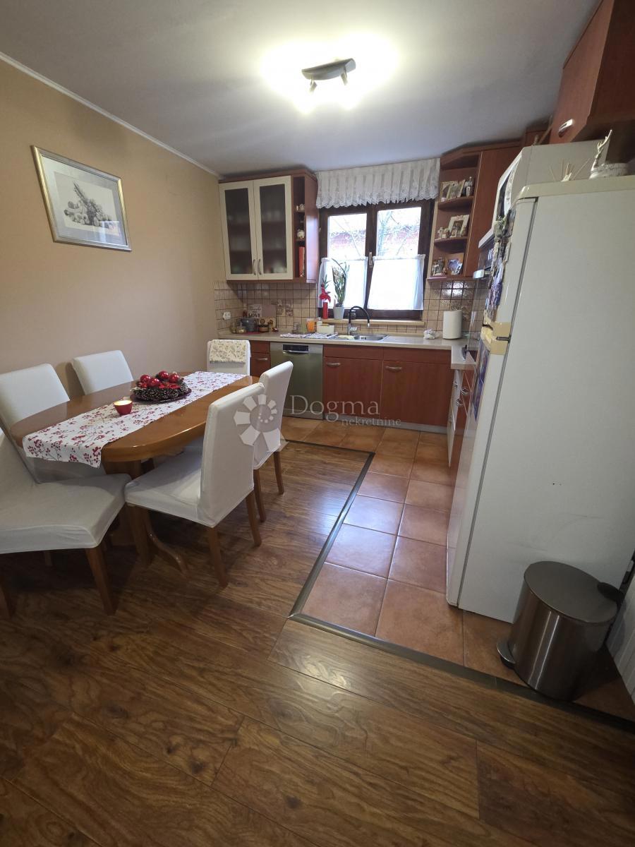 Casa Sesvetski Kraljevec, Sesvete, 209m2