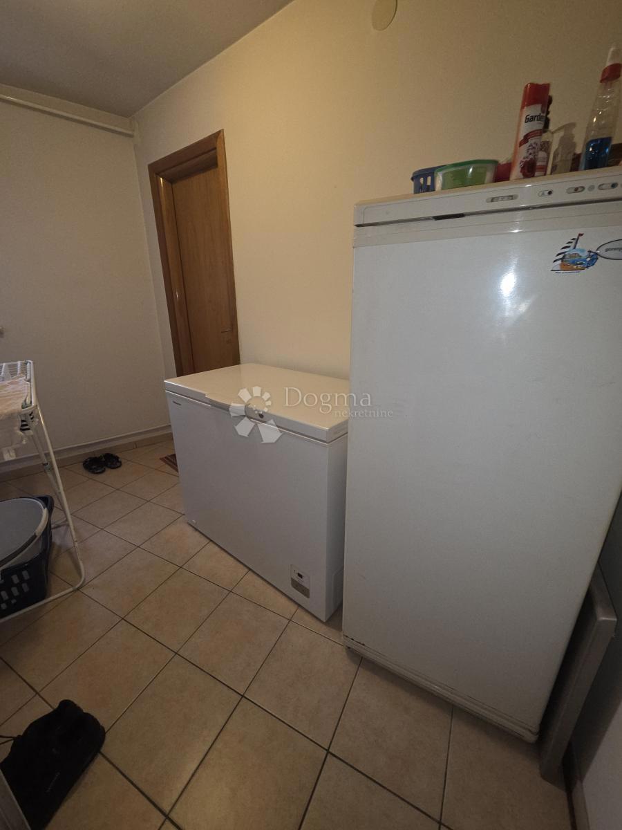 Casa Sesvetski Kraljevec, Sesvete, 209m2