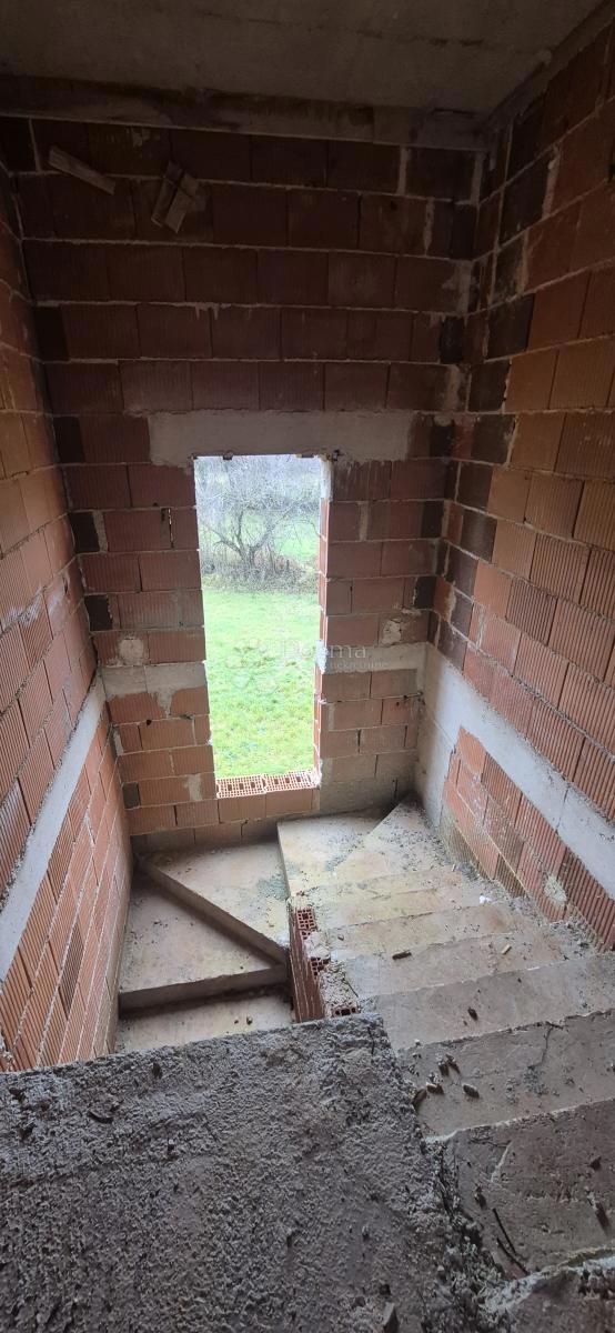 Una casa con piscina nella fase roch bau vicino a Barban