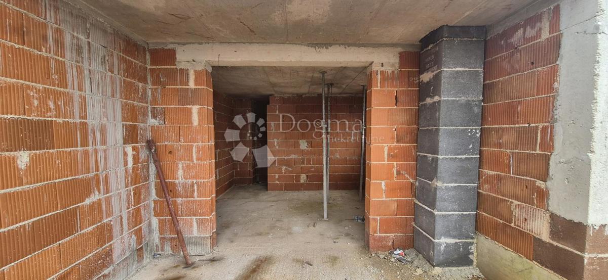 Una casa con piscina nella fase roch bau vicino a Barban