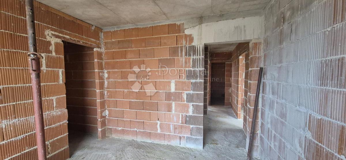 Una casa con piscina nella fase roch bau vicino a Barban