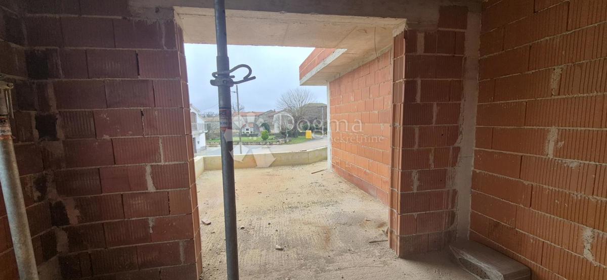 Una casa con piscina nella fase roch bau vicino a Barban