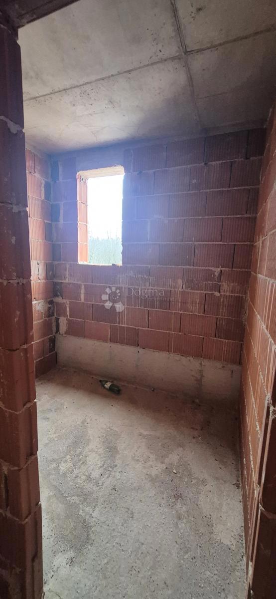 Una casa con piscina nella fase roch bau vicino a Barban