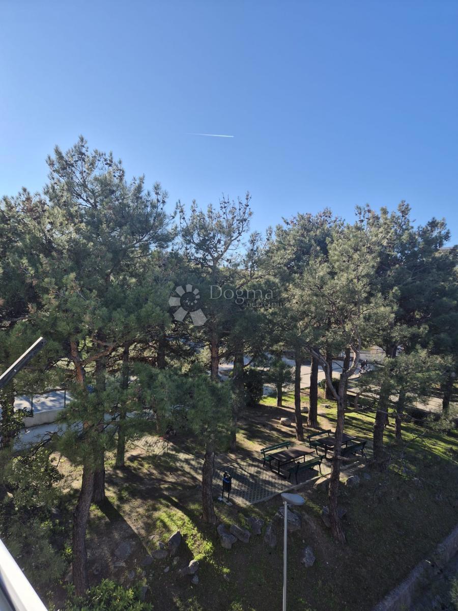 Appartamento in vendita a Kman – disposizione funzionale, vista sul parco