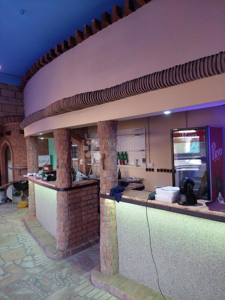 Locale commerciale Darda, 174,08m2