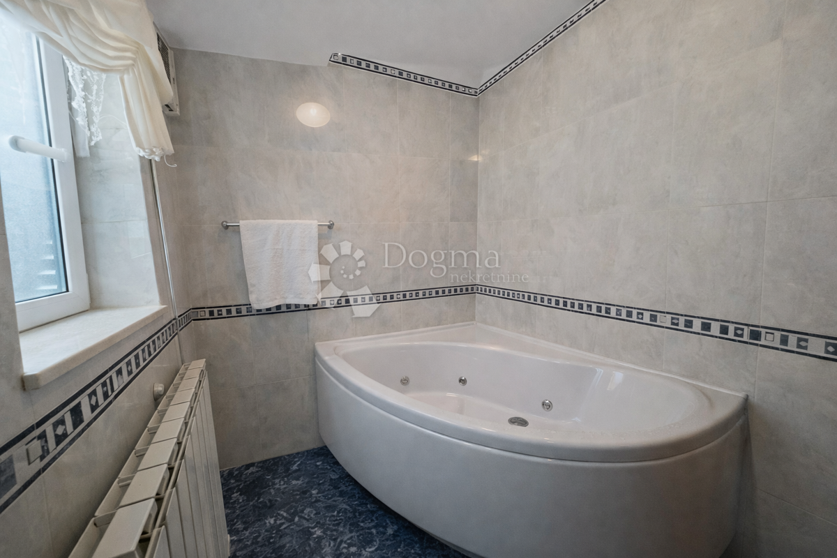 Casa Podstrana, 435m2