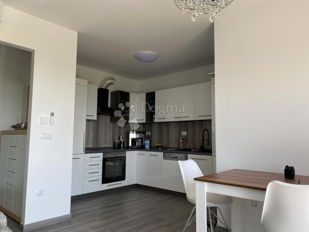 Allogio Pobri, Opatija - Okolica, 94m2